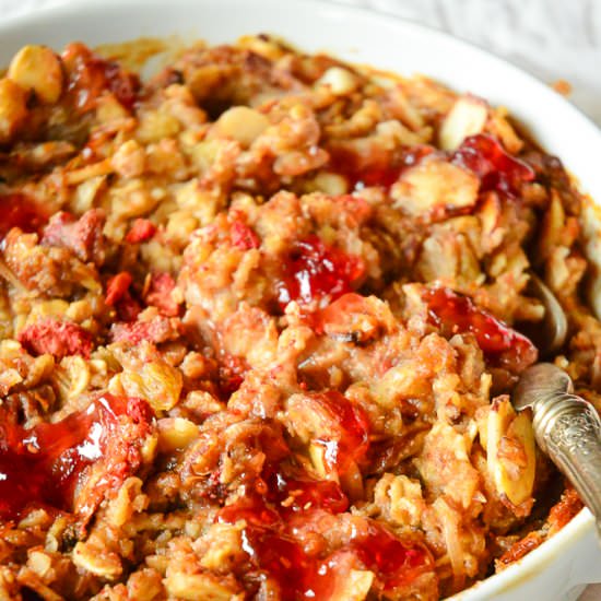 Baked Oatmeal with Strawberries