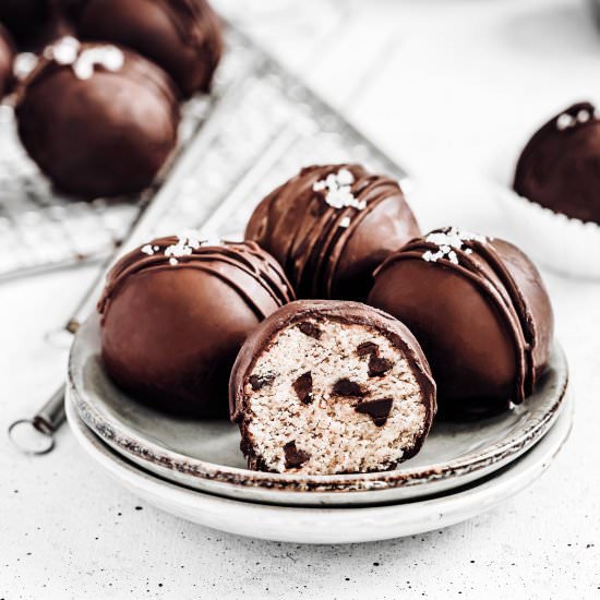 Healthy cookies dough truffles