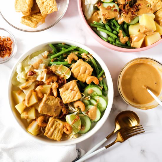 Gado-Gado (Indonesian Peanut Salad)