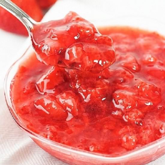 homemade fresh strawberry sauce