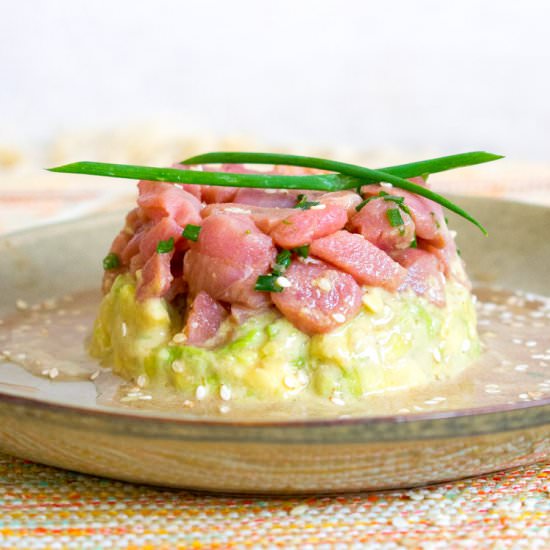 Easy tuna tartar with avocado