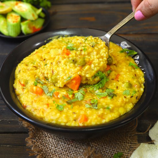 Vegetable Dalia Khichdi