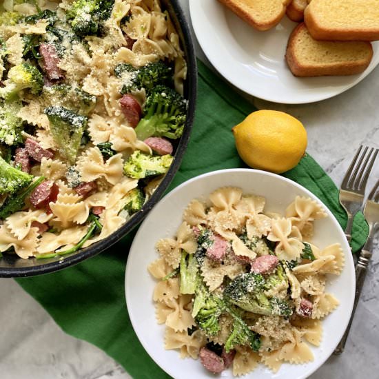 One Pot Kielbasa and Broccoli Pasta