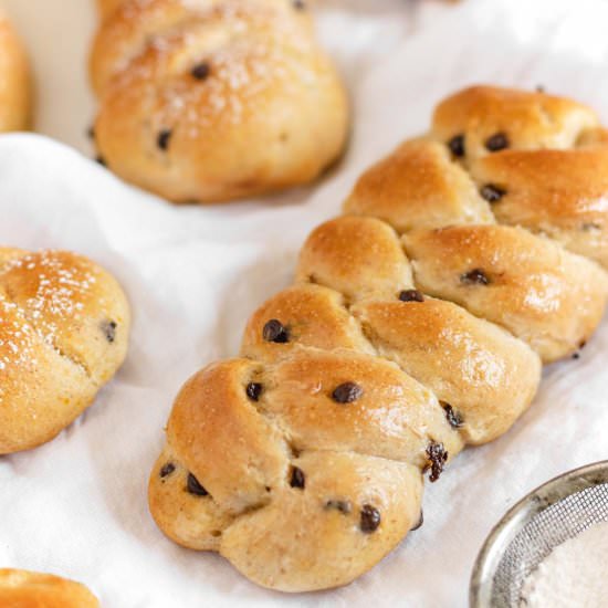 Vegan chocolate chip brioche