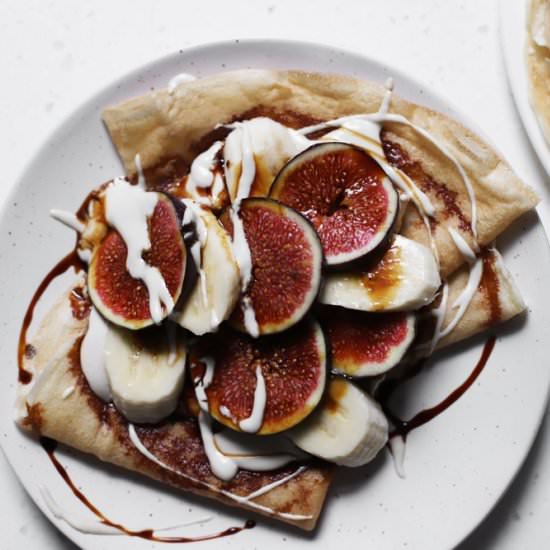 vegan crêpes with tahini cream
