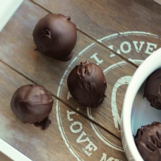 Vegan Oreo Cheesecake Bites