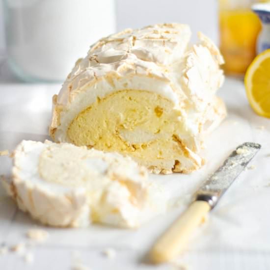 Easy Lemon Meringue Roulade