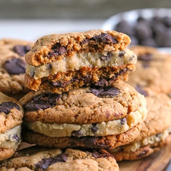 Paleo CC Cookie Dough Sandwich