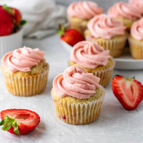 Fresh Strawberry Cupcakes