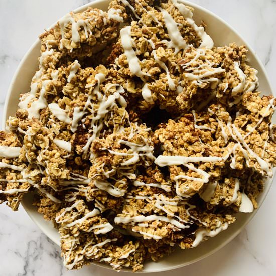 Healthy Cinnamon Roll Granola