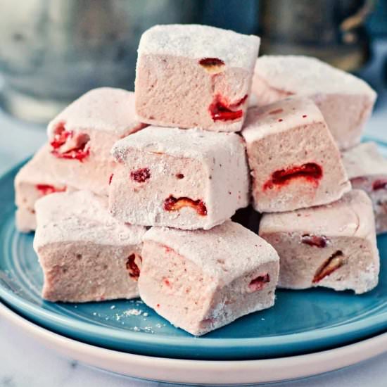 Homemade Strawberry Marshmallows