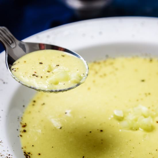 Creamy Vegan Celery Soup, so tasty!