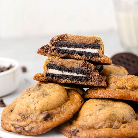 Oreo Stuffed Chocolate Chip Cookies
