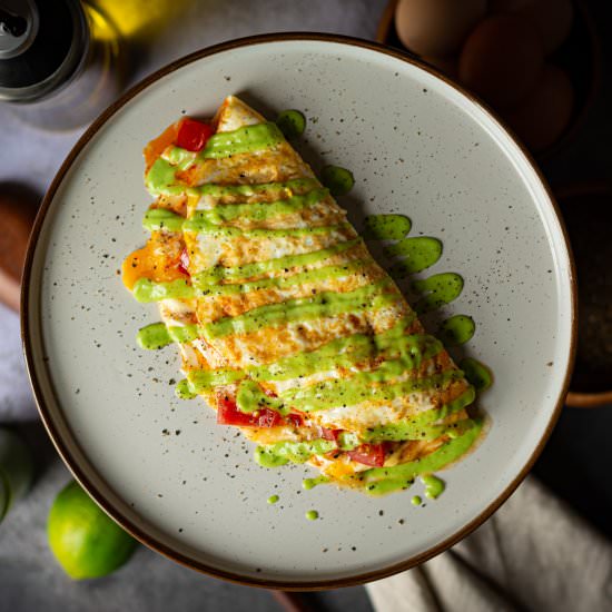 Omelette & Salsa de Aguacate