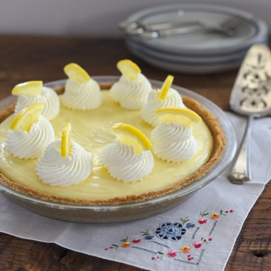 No-Bake Sour Cream Lemon Pie