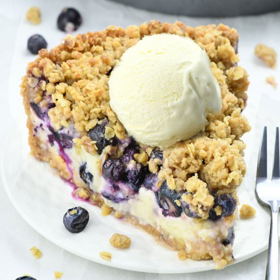Blueberry Crumble Cheesecake Pie
