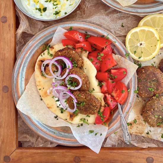 Easy falafel pita sandwiches