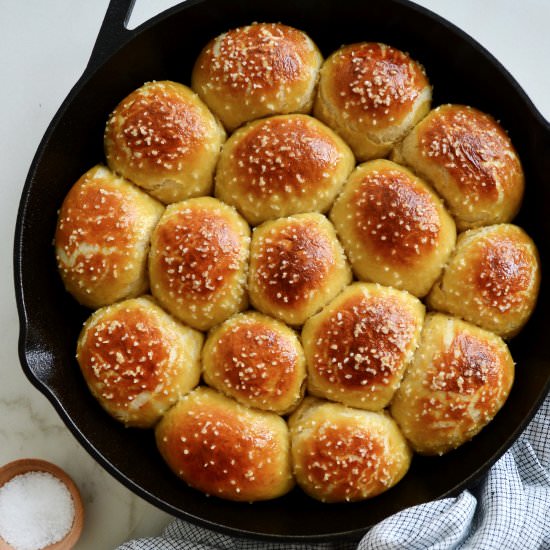 Easy Pull-Apart Pretzel Rolls