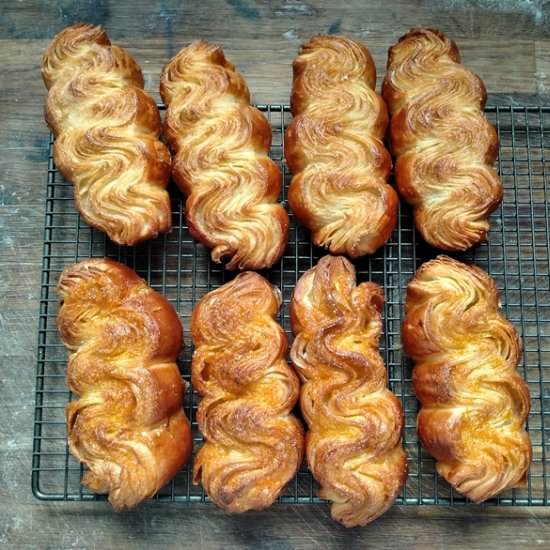 Croissant Waves