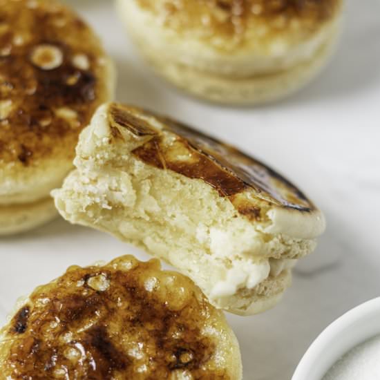Crème Brûlée Macarons