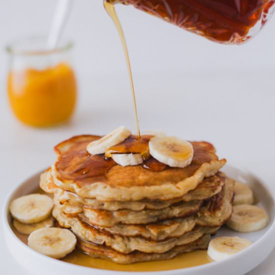 Banana Oatmeal Pancakes