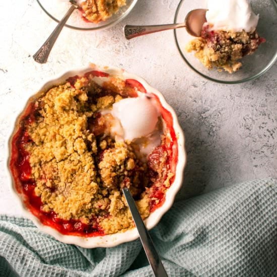 Easy Strawberry Crumble