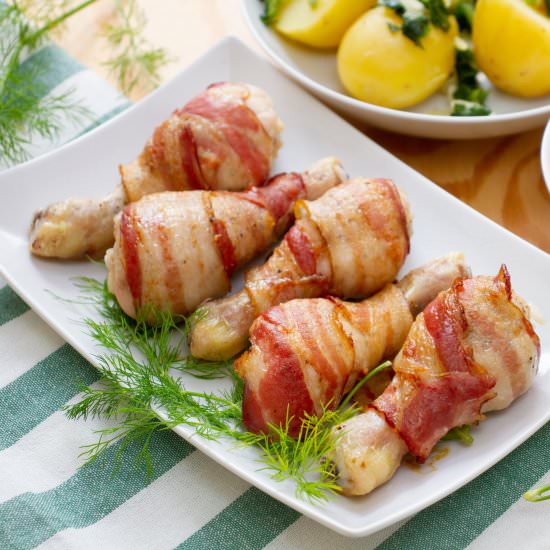 Chicken drumsticks in bacon