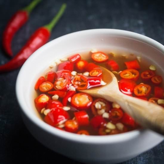 Prik Nam Pla (Thai dipping sauce)