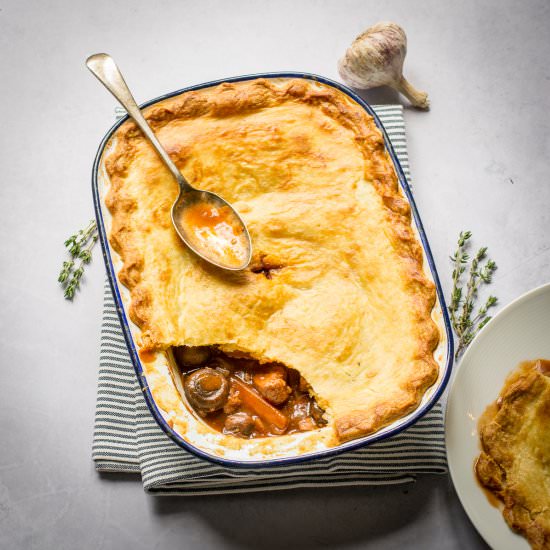 Quorn ‘Chicken’ & Red Wine Pie