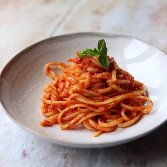 PASTA WITH RICOTTA AND TOMATO SAUCE