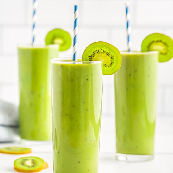 Kiwi Banana Matcha Smoothie