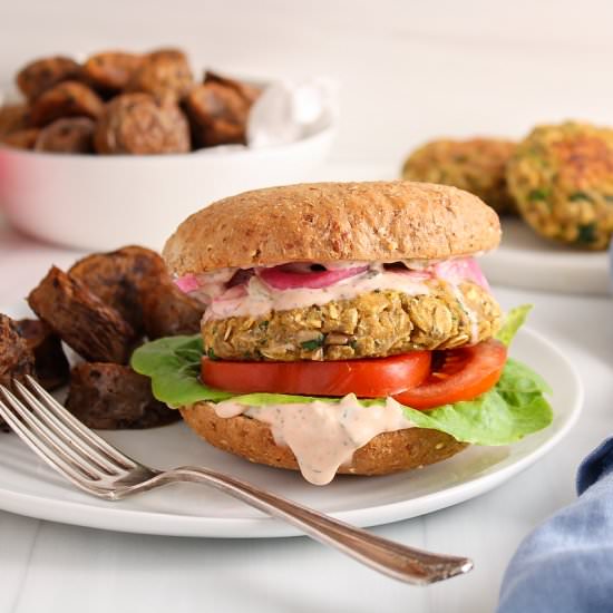 Vegan chickpea & oat burgers