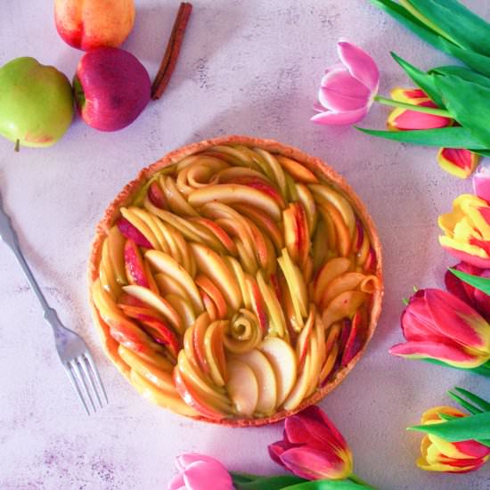 Vegan apple and peach tart