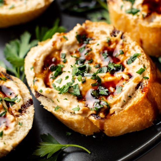 hummus crostini appetizer