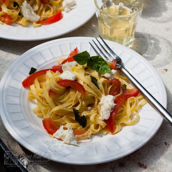 tagliatelle with fresh tomatoes