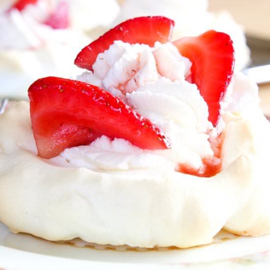 Sugar-Free Keto Mini Pavlovas