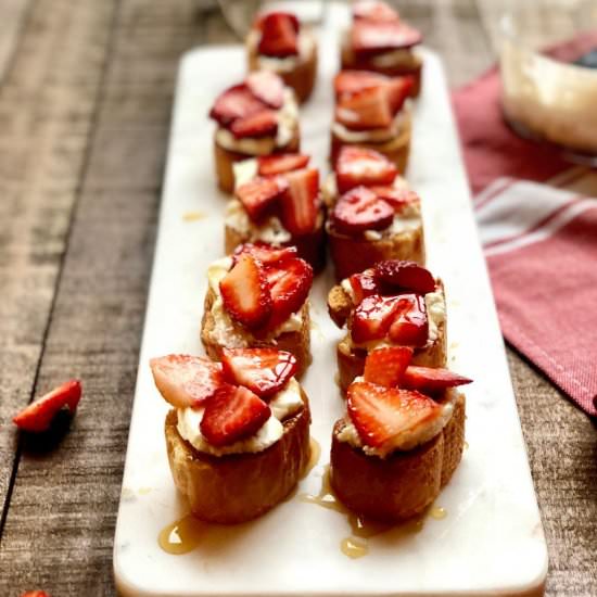 Strawberry and Goat Cheese Crostini