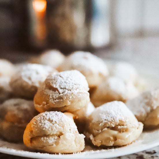 Old Fashioned Cream Puffs