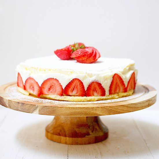 Fraisier cake