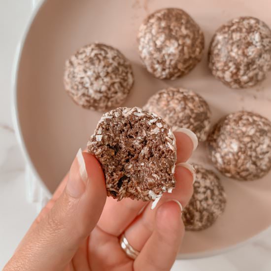 Chocolate Coconut Protein Balls