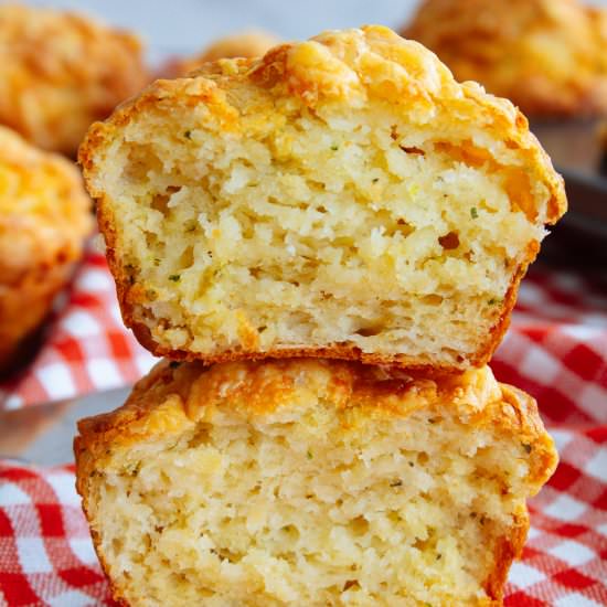 Easy Cheddar Cheese Muffins