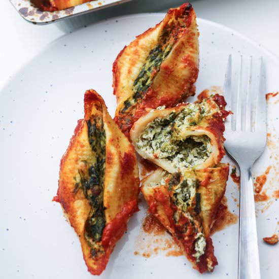 Vegan Ricotta & Spinach Shells