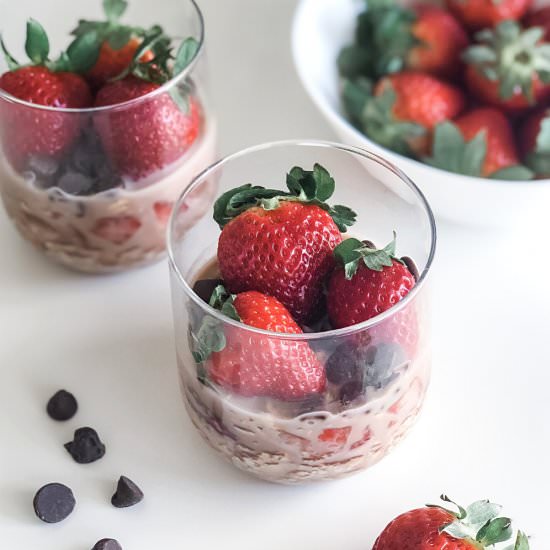 Chocolate Strawberry Overnight Oats
