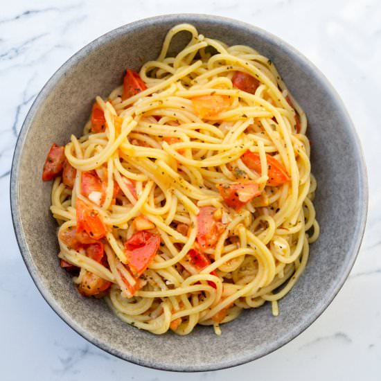 Easy Tomato Spaghetti