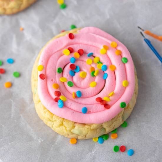 Crumbl confetti cake cookies