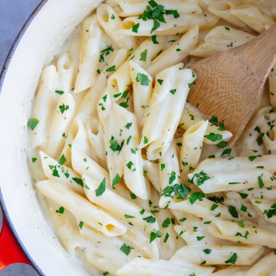 Creamy Garlic Parmesan Pasta