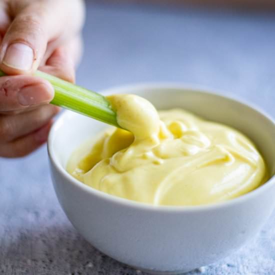 How to Make Easy Vegan Mayo