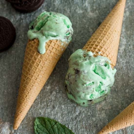 Mint Oreo Ice Cream (Easy, No-Churn