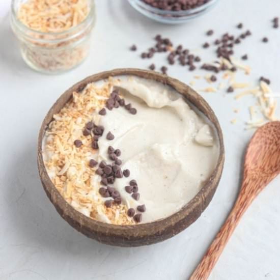 Vanilla Coconut Smoothie Bowl