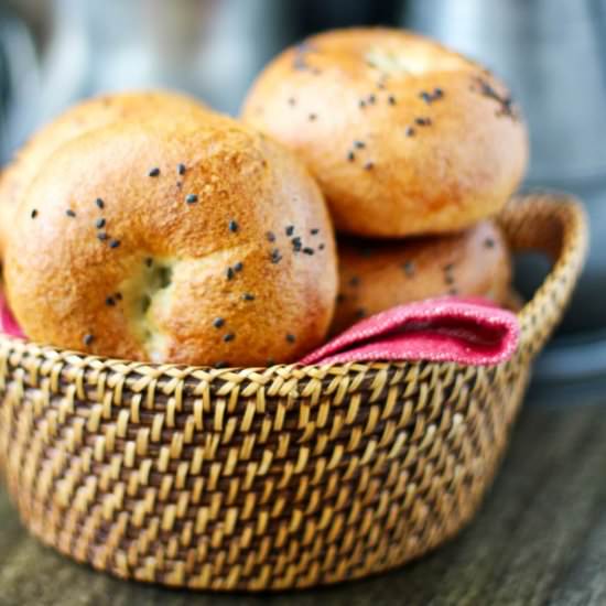 Overnight Bagels with Black Pepper